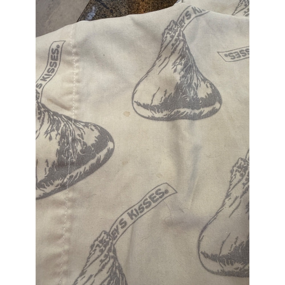 Vintage Hershey's Kisses Pillowcases Set of 2 Chocolate Candy Novelty AS IS - Picture 8 of 10